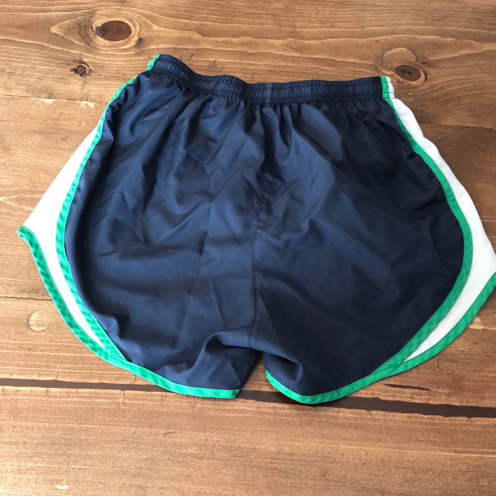 Nike Short - Picture 2 of 4